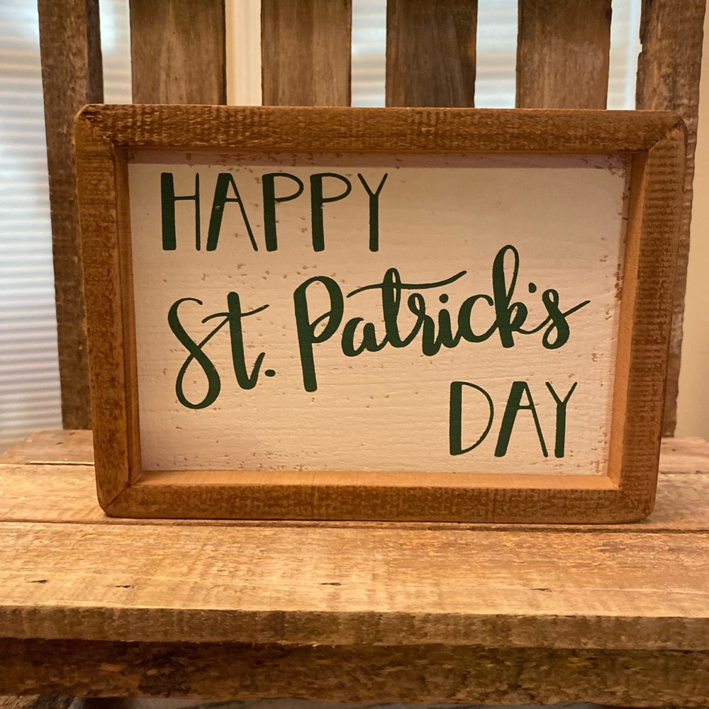 St. Patricks Day Tier Tray Sign, Farmhouse Happy St. Patrick’s Day Wood Sign